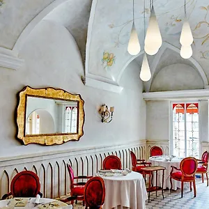 https://hostellerie-jerome.fr-provencehotel.com